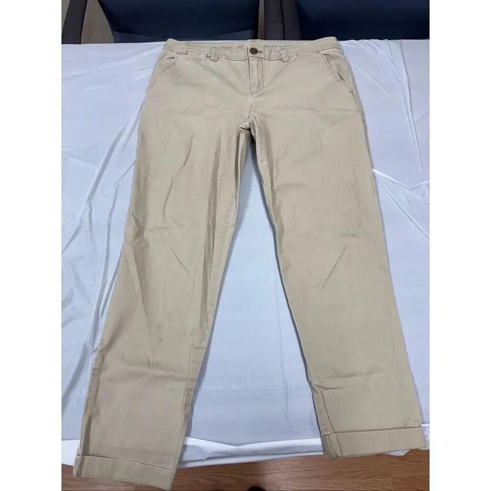 Gap Khaki Broken-In Straight Leg Pants Size 8